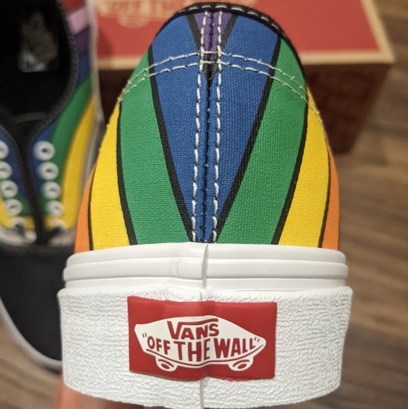 Vans classic refract rainbow 10M - Picture 3 of 5